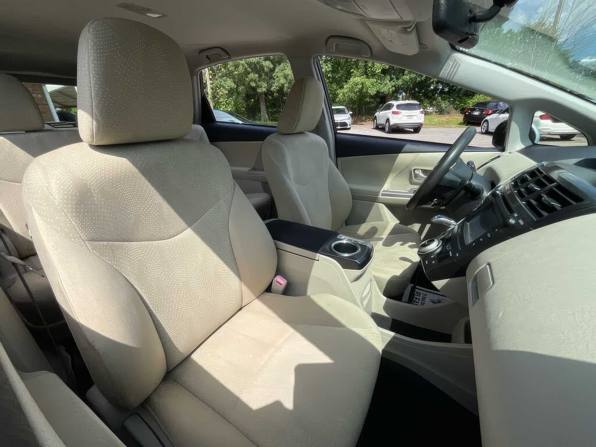 2014 Toyota Prius v Two