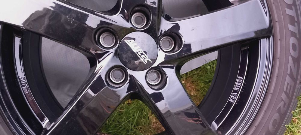 Felgi ALUTEC-VW/Skoda/Seat/Audi 5x112, 7x17, ET49, 57.1 2022r Bez opon