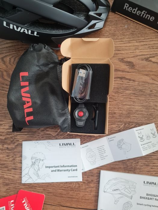 Livall Smart Kask MTB MT1 Neo Intercom/LED/SOS/BT r. 54-58cm czarny