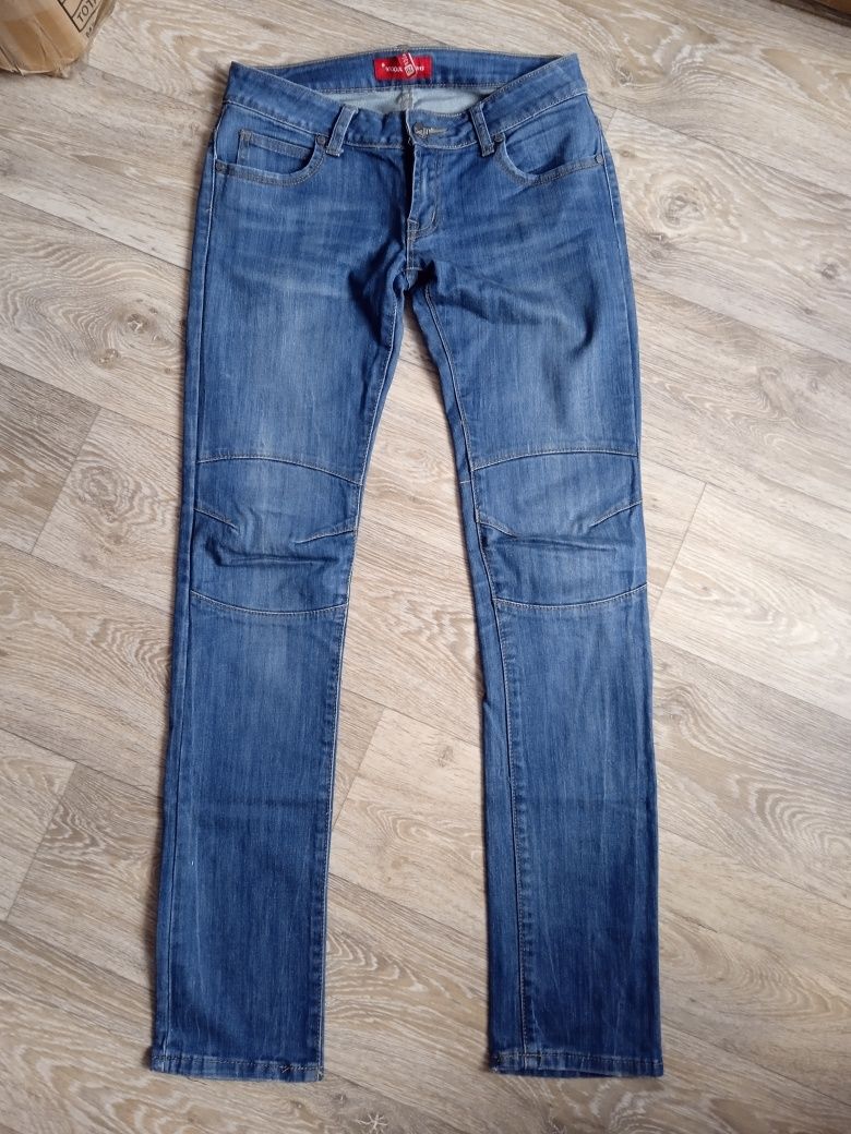 Spodnie jeansowe M-L  damskie