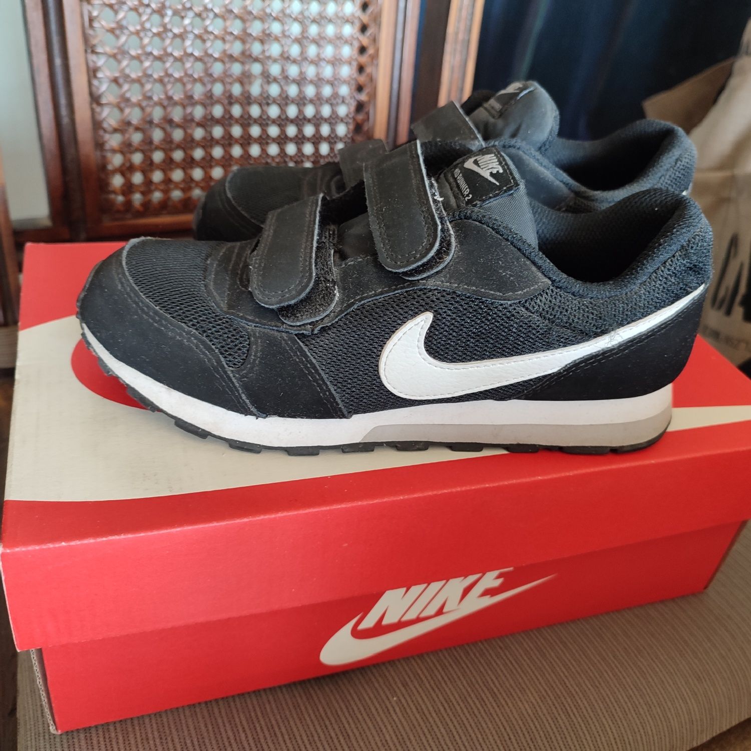 Buty Nike r. 33 dla chłopca