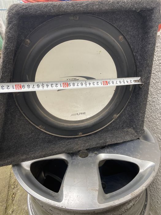 Сабвуфер Alpine з підсилювачем і дротами