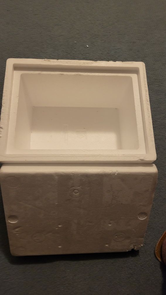 Pojemnik styropianowy34x25x23cm