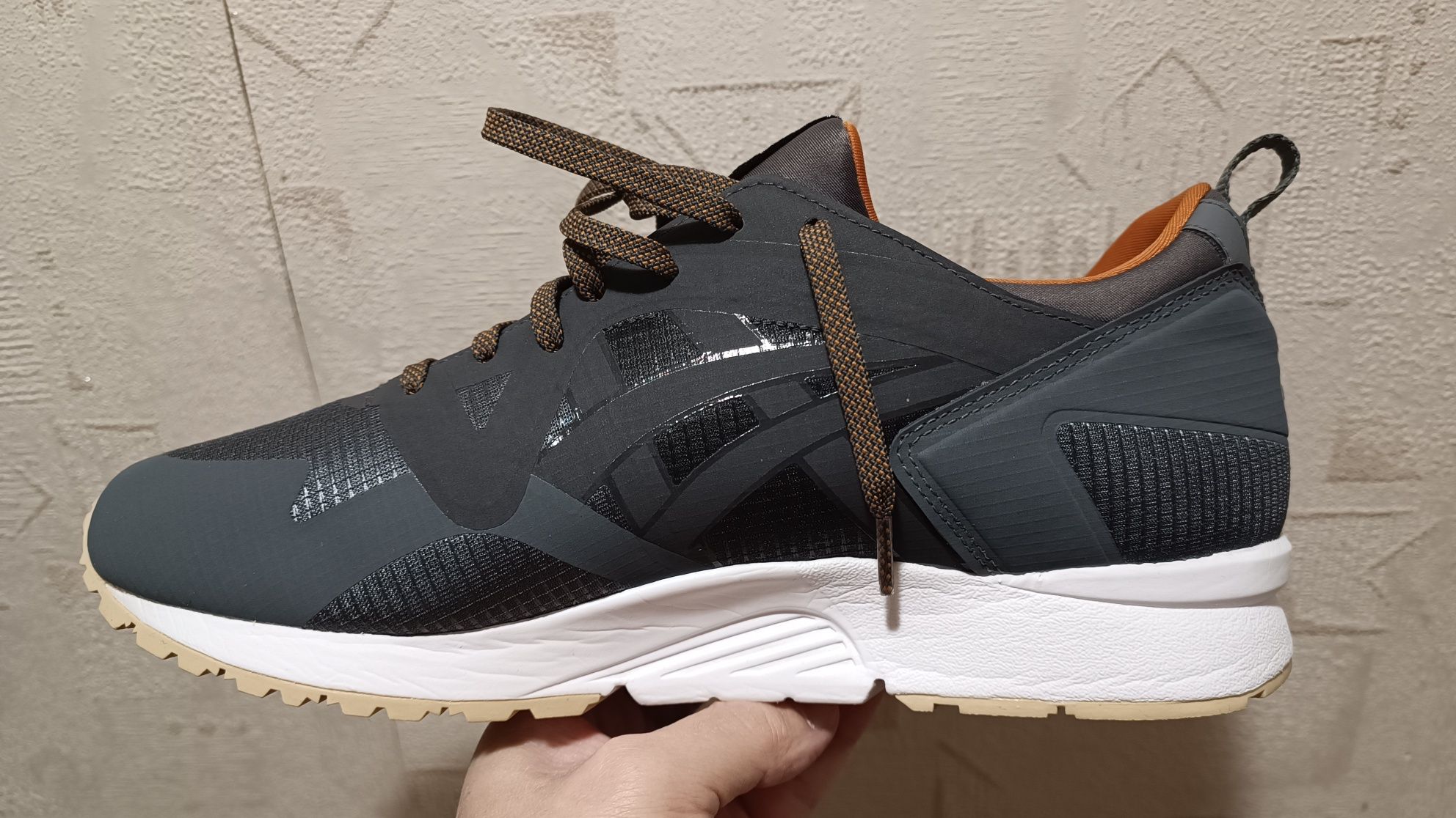 Кросівки Asics gore tex
