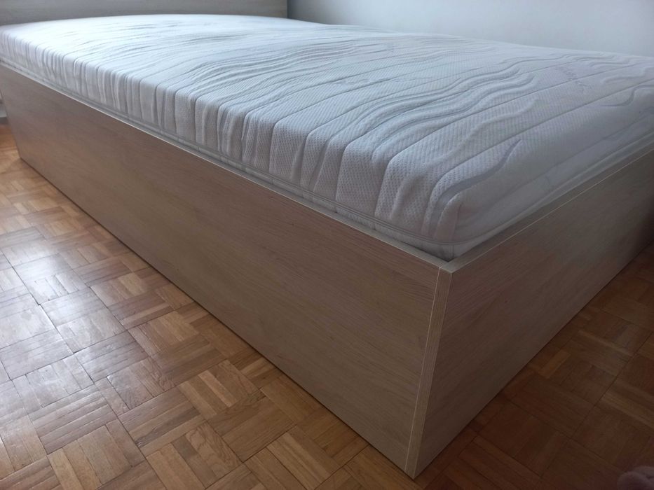 Łóżko sypialniane z SUPER materacem