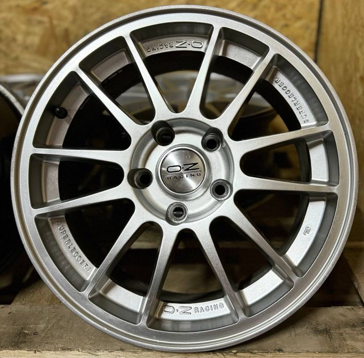 оригінальні диски OZ RACING  R16 5.114,3 7j et 35 dia 67,1