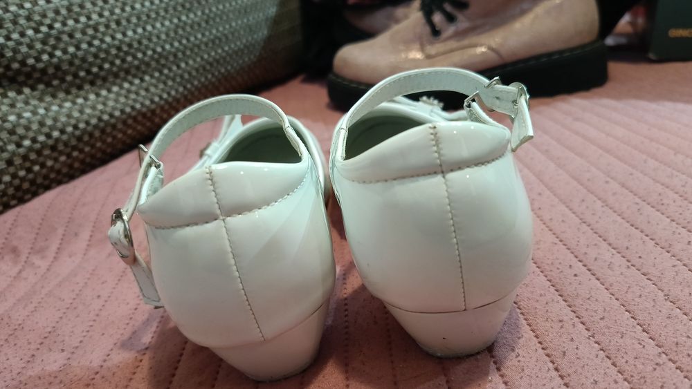 Buty półbuty sandały komunijne r 37