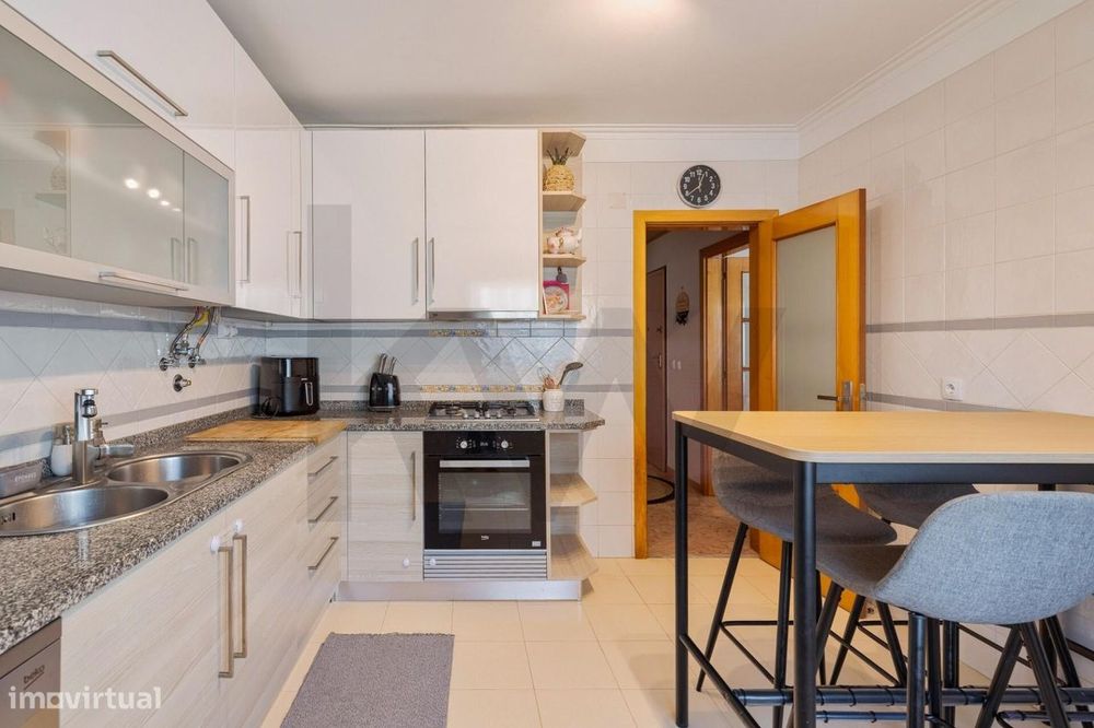 Apartamento T2 no Bairro Afonso Costa | Setúbal – 3º Andar com Elevado