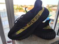 Adidas Yeezi Boost Black and Gold tamanho 43.5