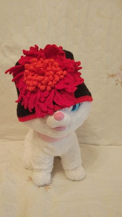 Эксклюзивная новая вязанная демисезонная детская шапочка на 2-3 года