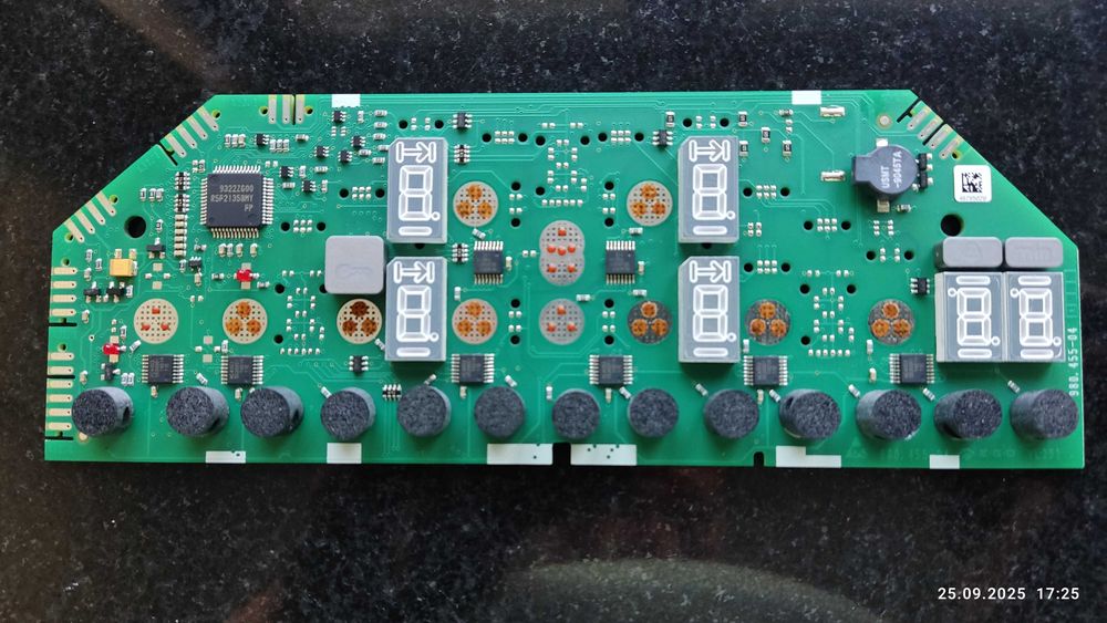 Płyta indukcyjna Bosch HM1401C na części
