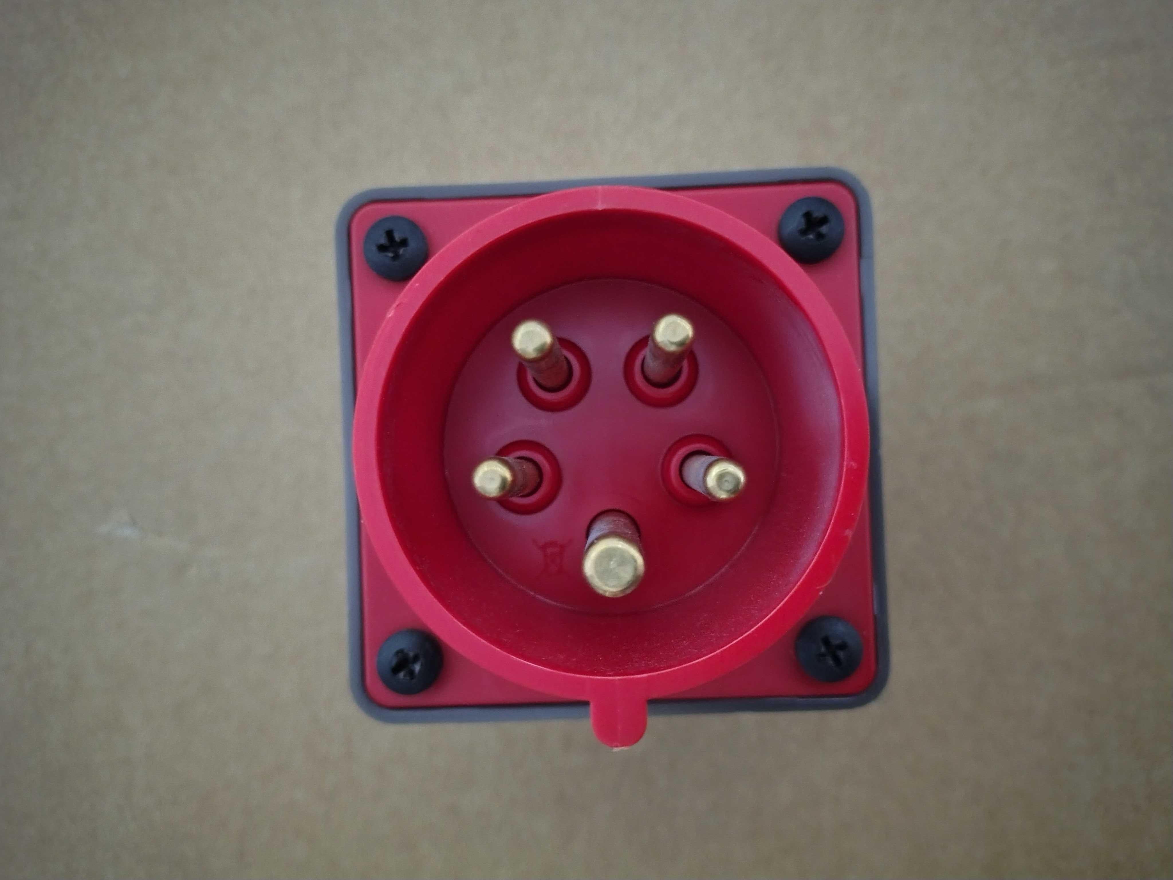 SONEL Adapter gniazd trójfazowych 16A (AGT-16P)