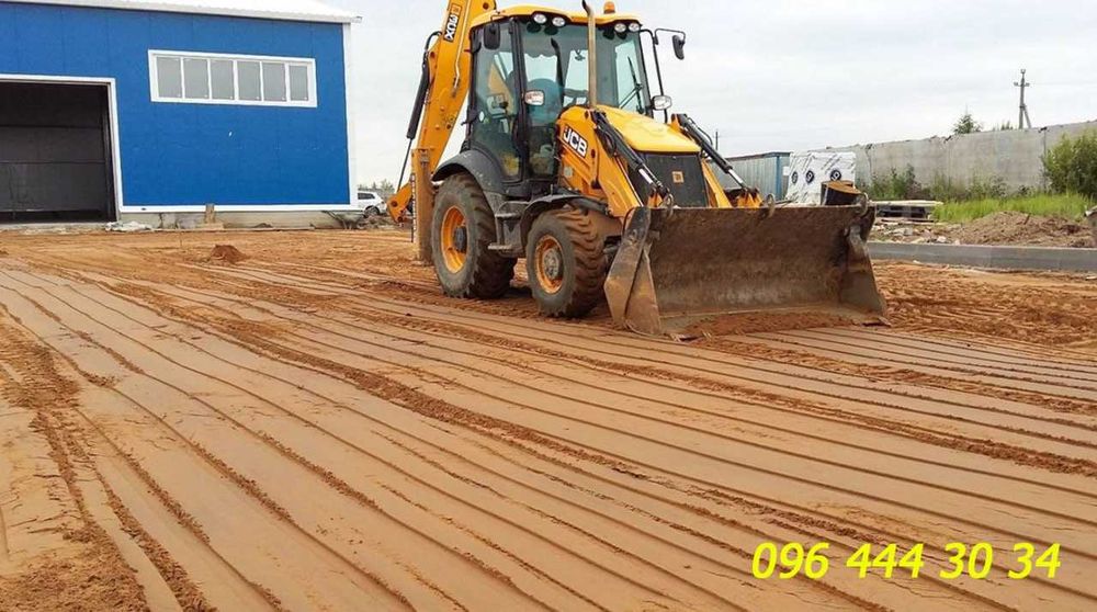 Екскaватоp JCB-3CХ. Bивiз Mycopa Грунтy. Підсипкa щeбiнь, Авто 10-30 т