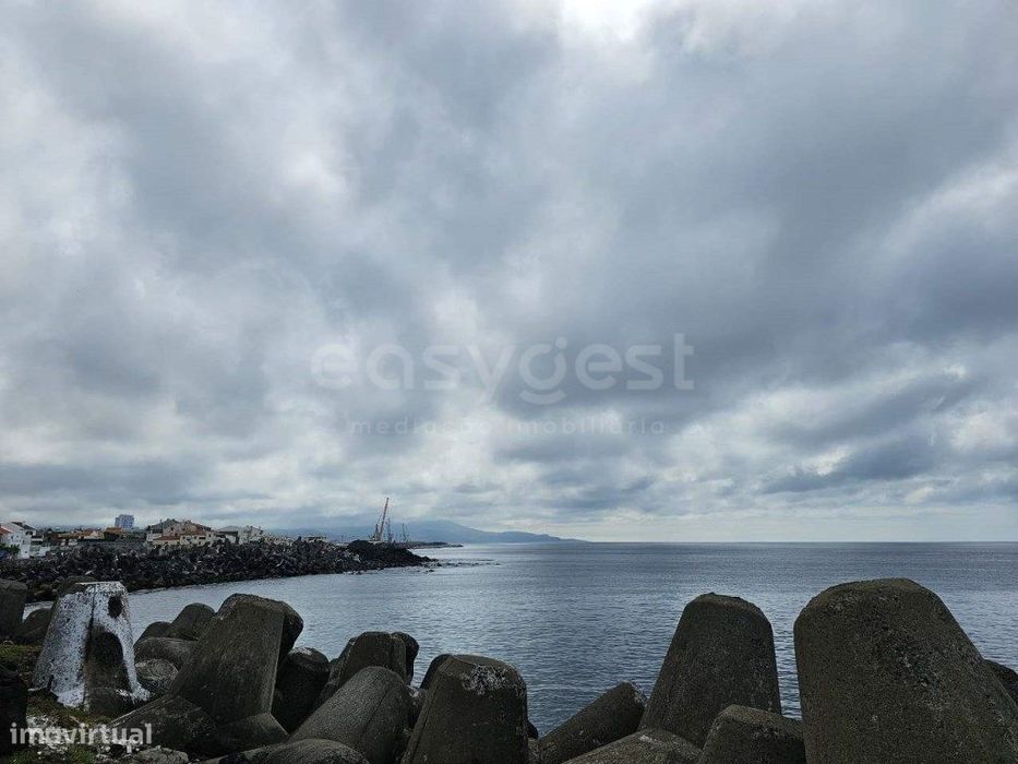 Ativo Imobiliário com Exploração em Funcionamento em Ponta Delgada