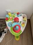 Mesa de actividades infantil