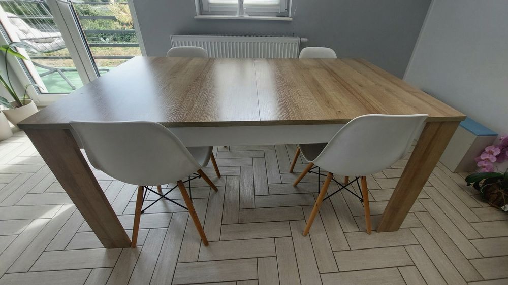 Stół jadalniany z 4 krzesłami 90x160 rozkladany do 240 agata meble
