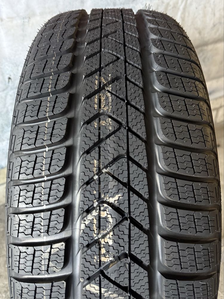 225 40 19 R19 Pirelli Sottozero 3