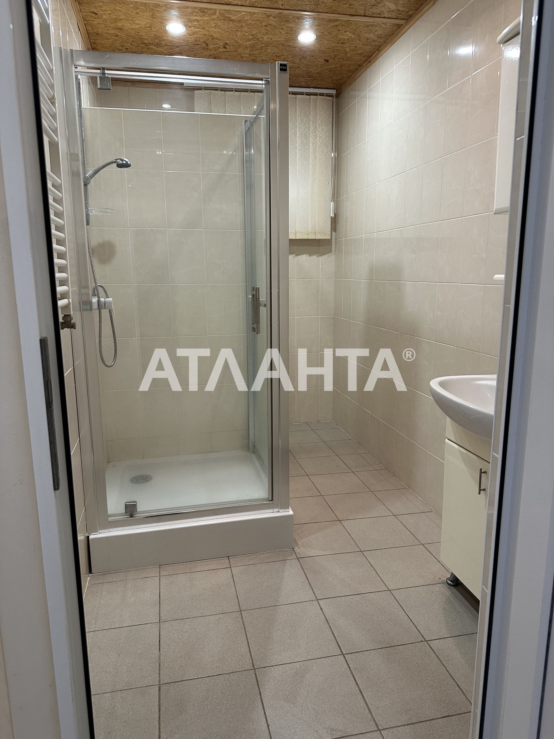 Дача зимнего типа в первой линии от лимана
