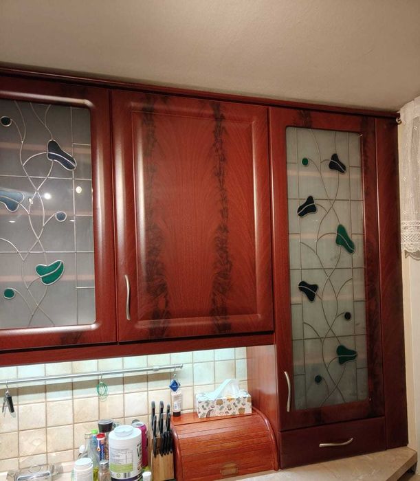 Szafki kuchenne wraz z  piekarnikiem i płytą ceramiczną