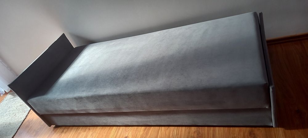 Tapczan młodzieżowy jednoosobowy ze skrzynią