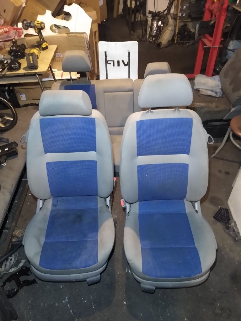 Fotele siedzenia VW golf IV 3d komplet