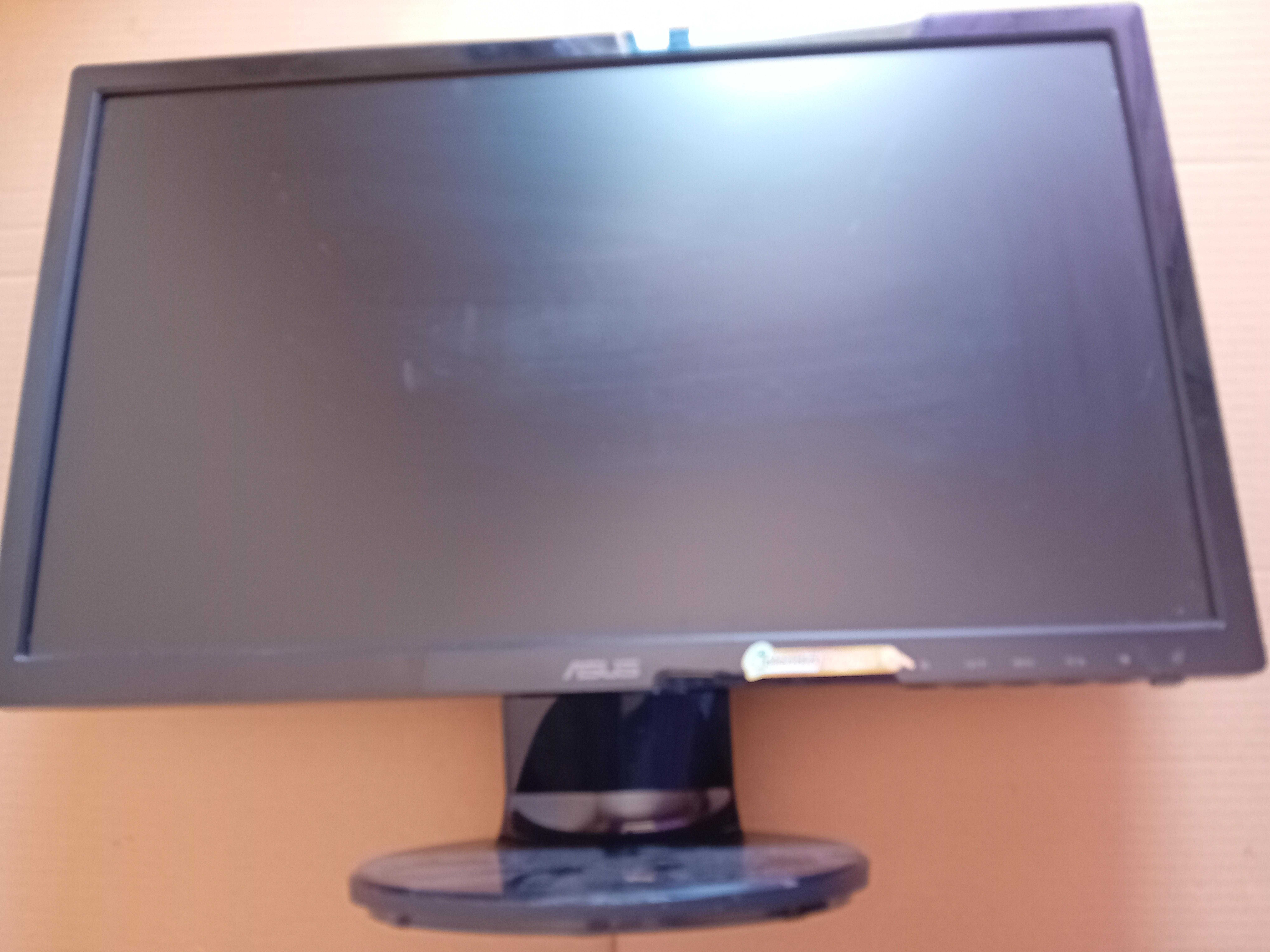 Pc de secretária  NOX  compacto Com Monitor 22"