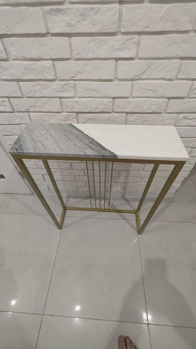 Konsola loftowa złota  marmurowy stolik