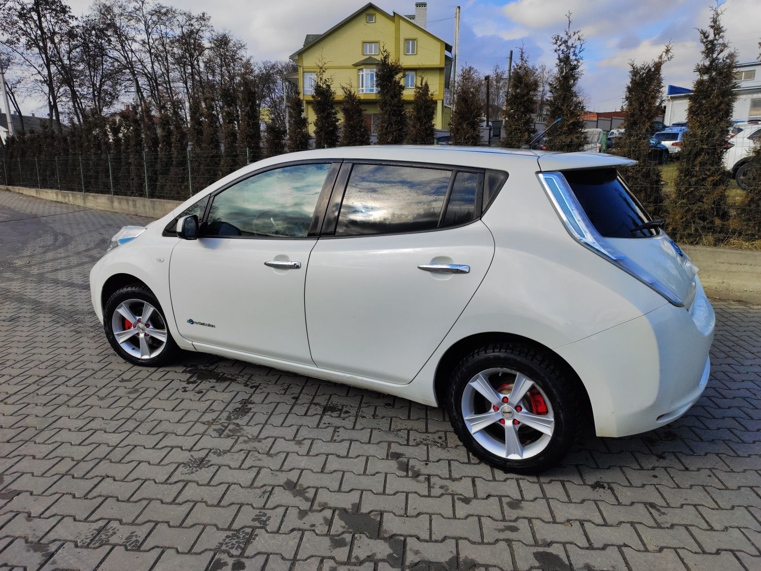 Продам Nissan leaf Європа