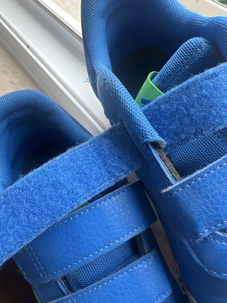 Ténis Adidas Tensaur tamanho 37 (como novos)