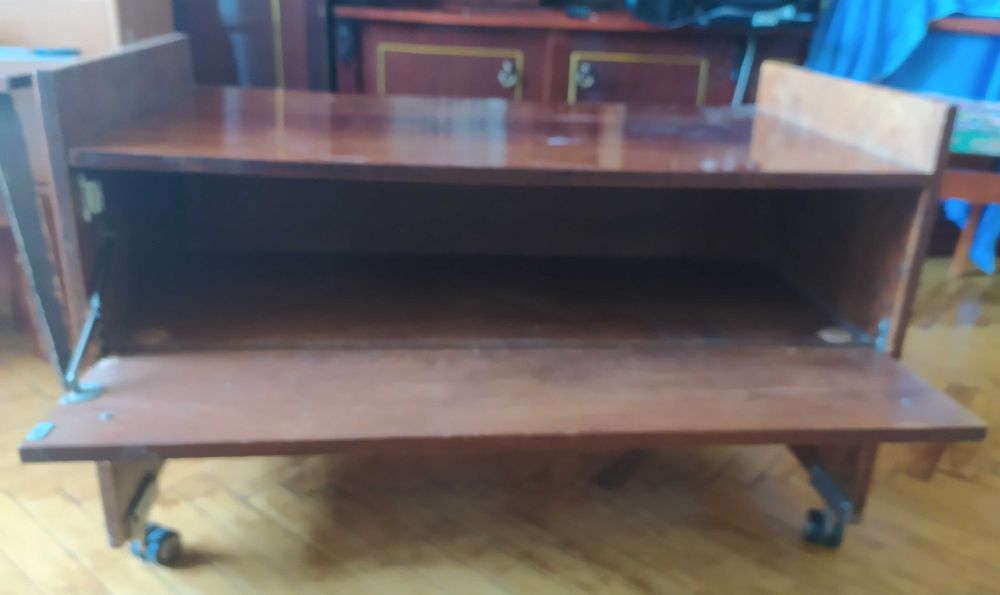 Тумба на колёсиках