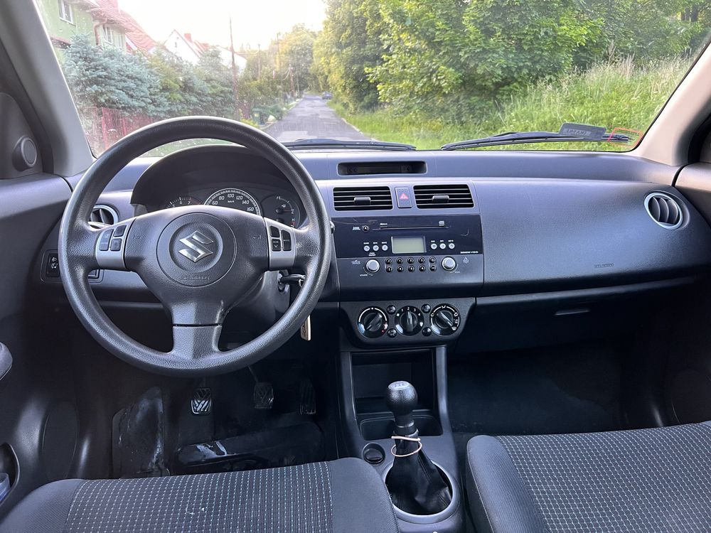 Suzuki Swift 1.3 Klima Elektryka Sprawny Felgi Momo