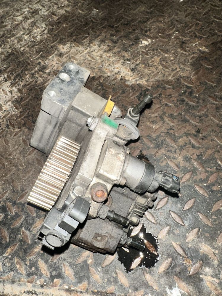 Bomba e injetores 1.9 dci f9q