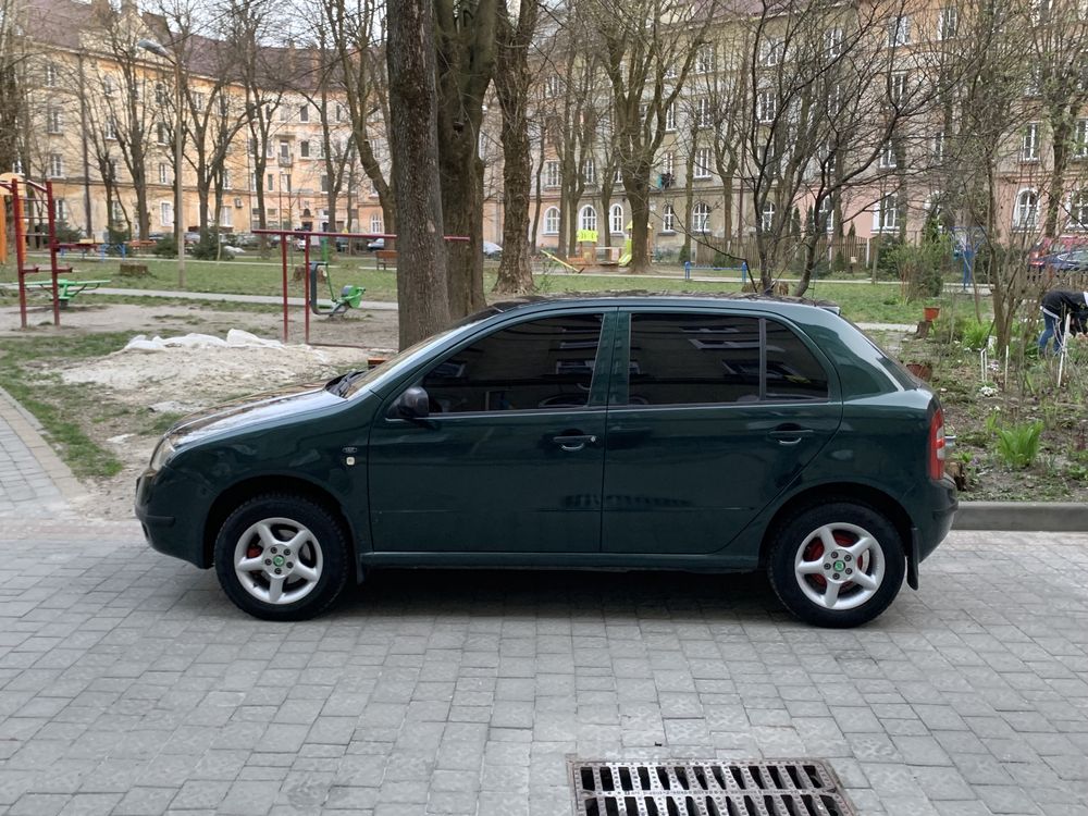 Skoda fabia 2002р 1,4mpi