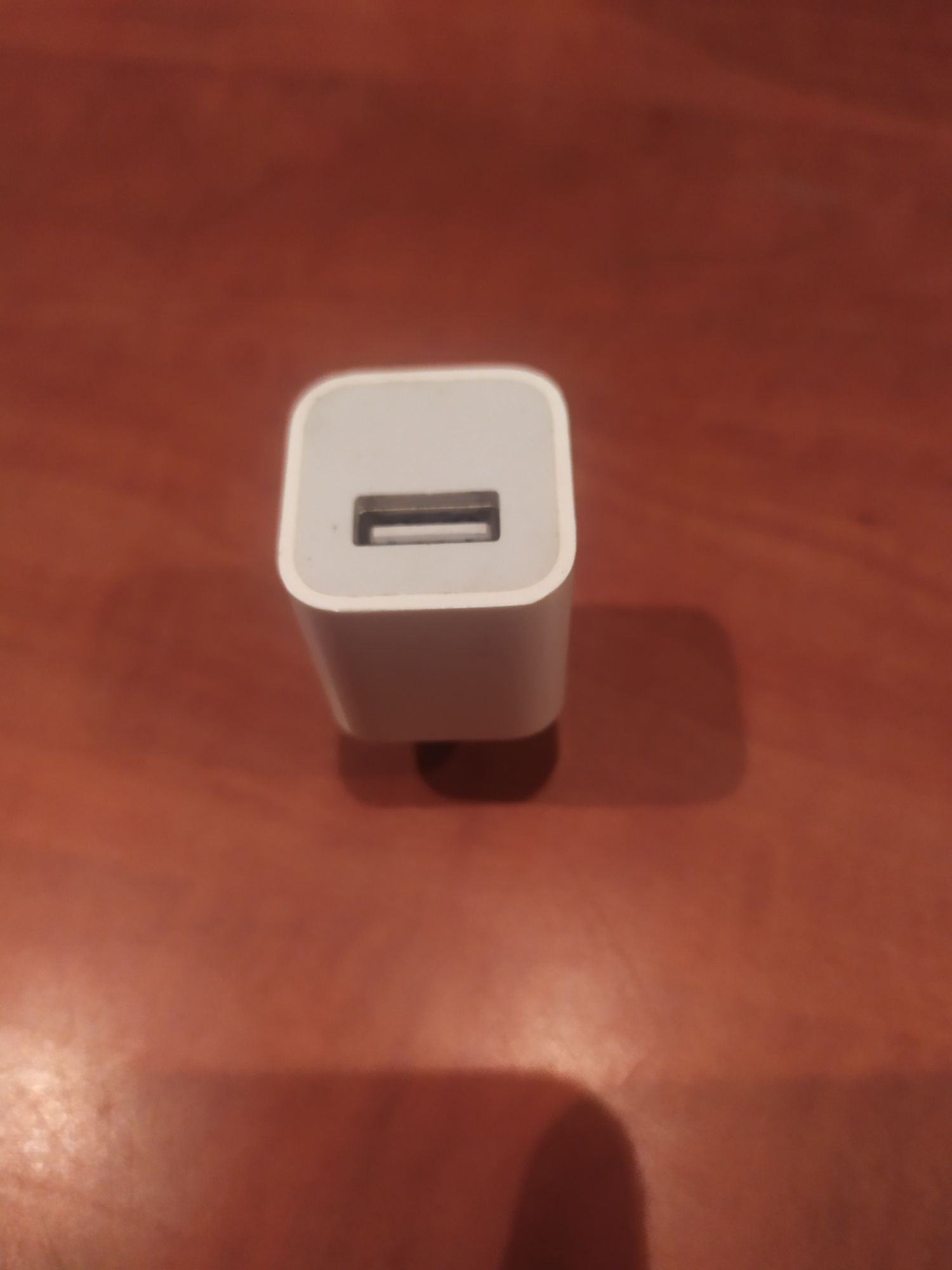 Оригинальный блок питания для iPhone 5V 1 A
