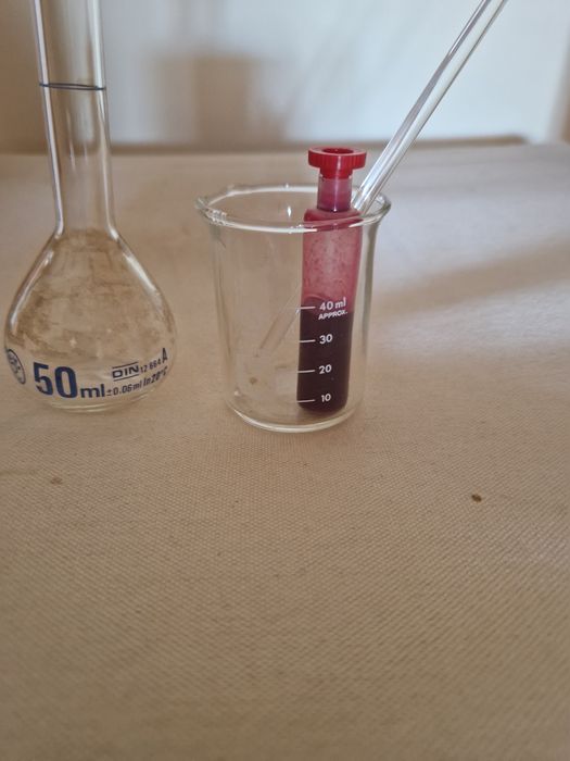 Balão volumétrico, gobelet e bastão de vidro