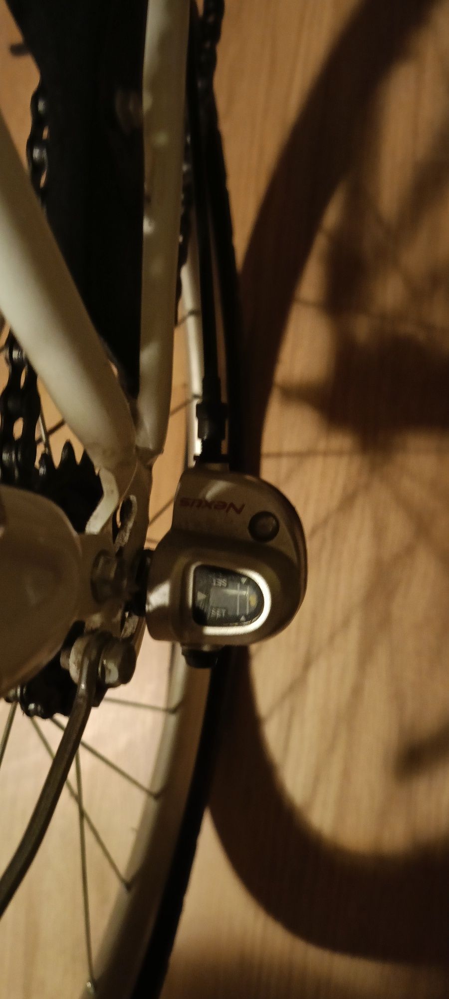 Biało miętowy rower holenderski stan idealny
