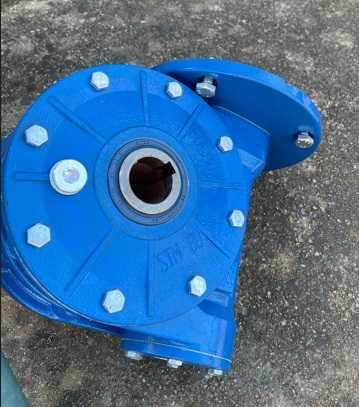 Redutor novo WEG para motor trifásico, 35 voltas minuto