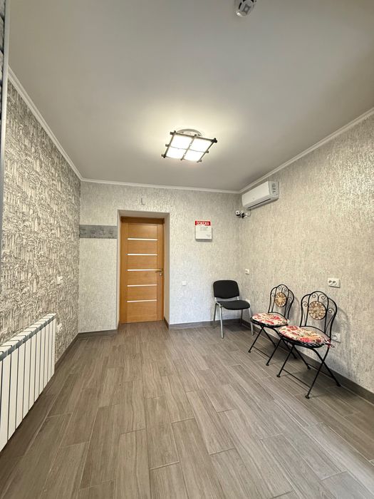 Центр! Офіс під комерцію, 100 м²