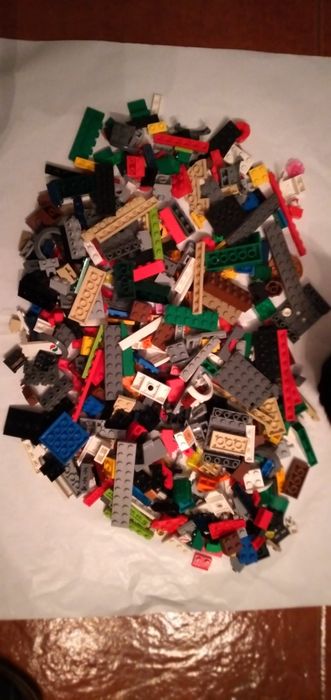 Bonecos Lego + Peças Lego (850g) + 10 Manuais Lego