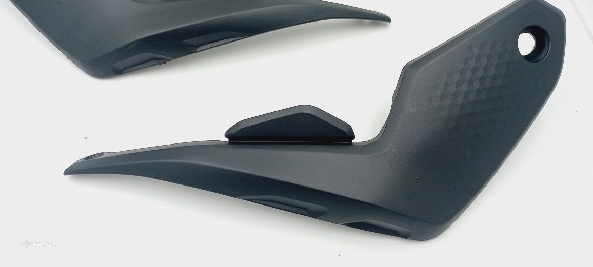 yamaha mt07 wypełnienie oslona bok prawe
