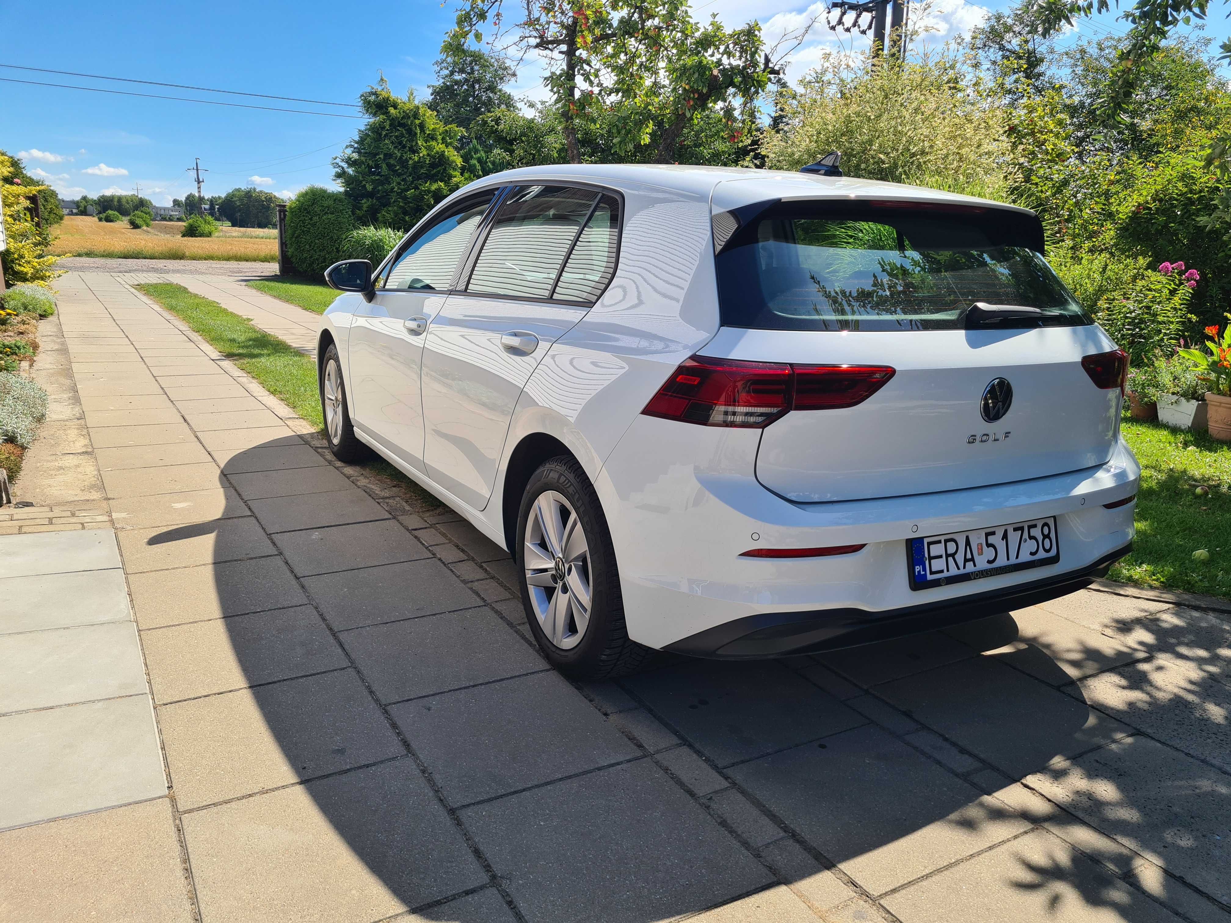 Volkswagen golf VIII life vw golf 8 bezwypadkowy salon Polska