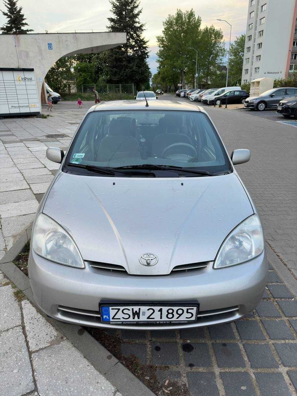 TOYOTA Prius   Hybryda