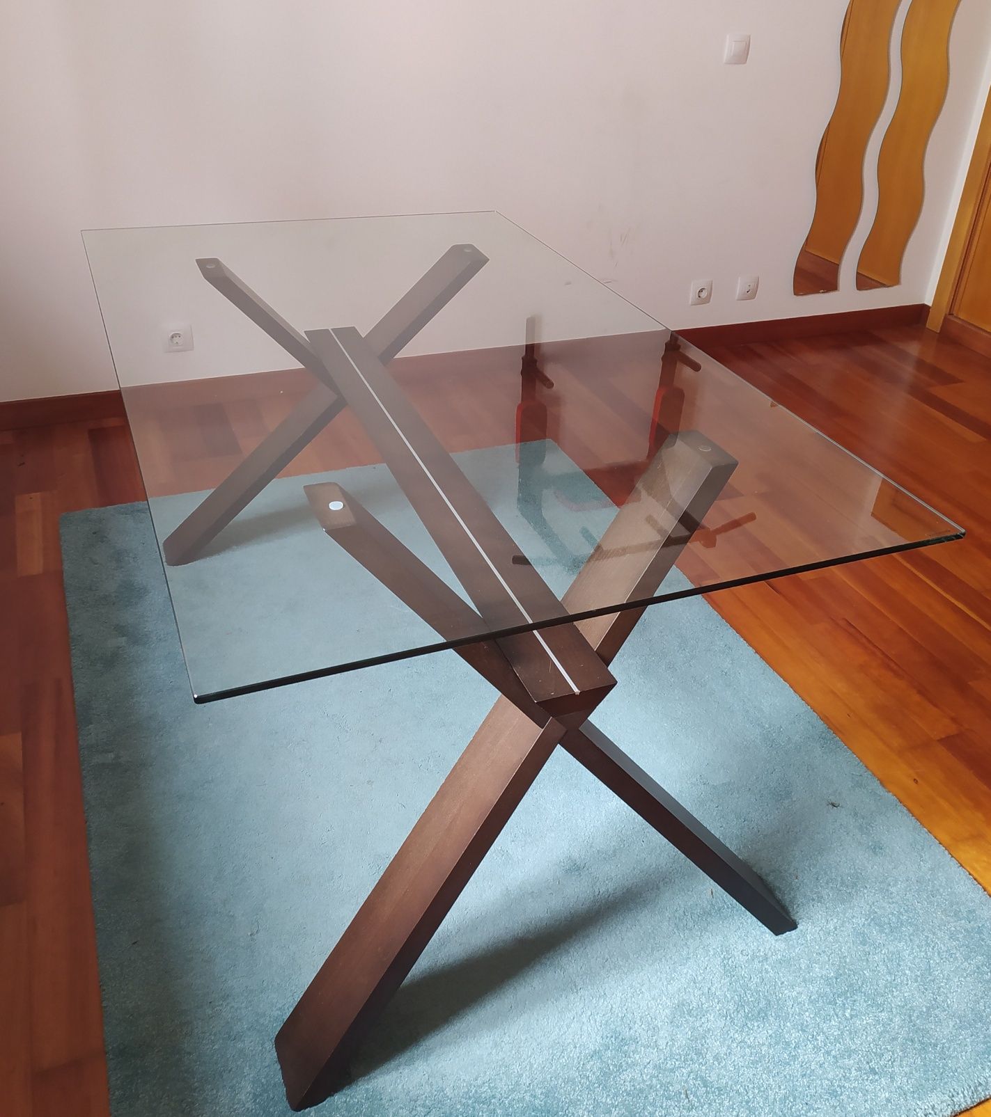 Mesa de jantar de vidro