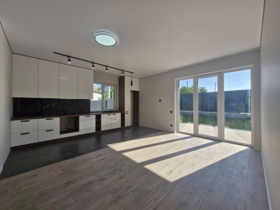 Продаж будинку з ремонтом