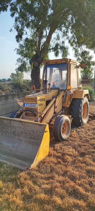 Retroescavadora Ford