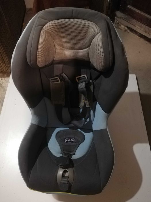 Дитяче авто крісло Chicco