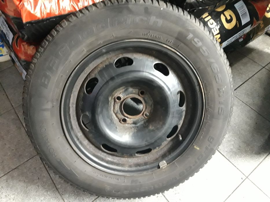 Opony zimowe 195/65R15