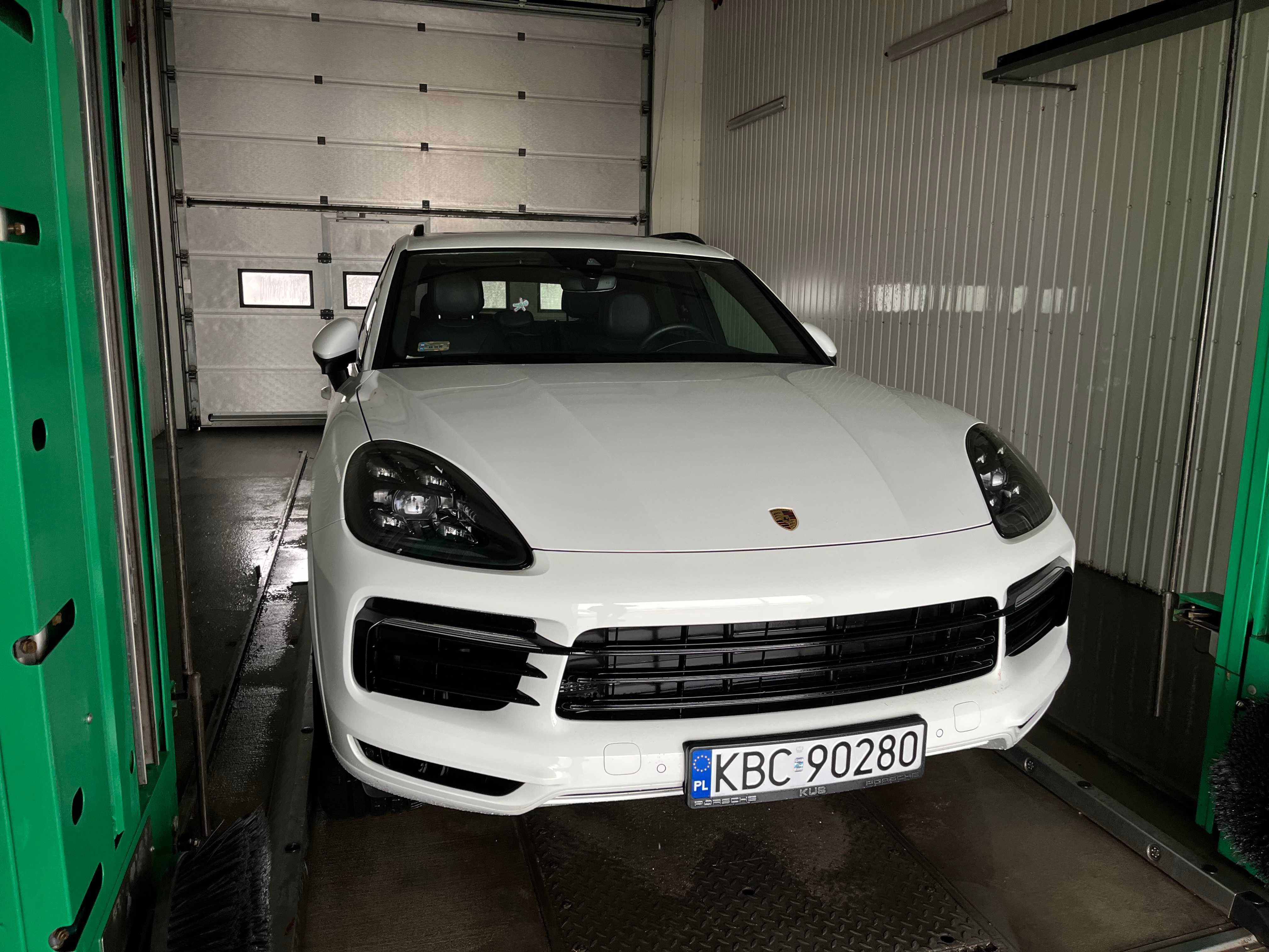 Porsche cayenne - biały