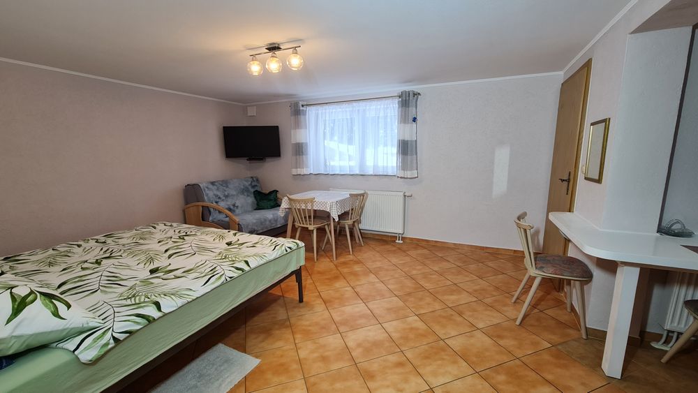 Noclegi - Mieszkanie nad jeziorem - Morawica k. Kielc - Urlop