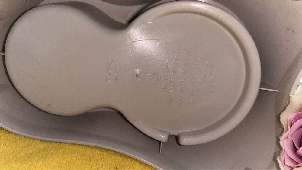 Poidlo dozownik na wode lub karme dla kota psa królika świnki morskiej